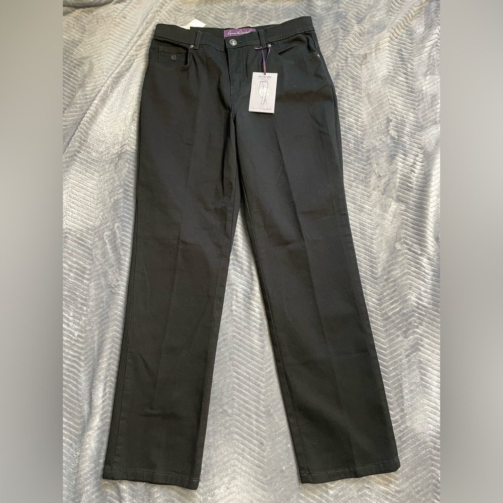 NWT Gloria Vanderbilt Amanda Classic‎ Fit Stretch Tapered Leg Jeans Black